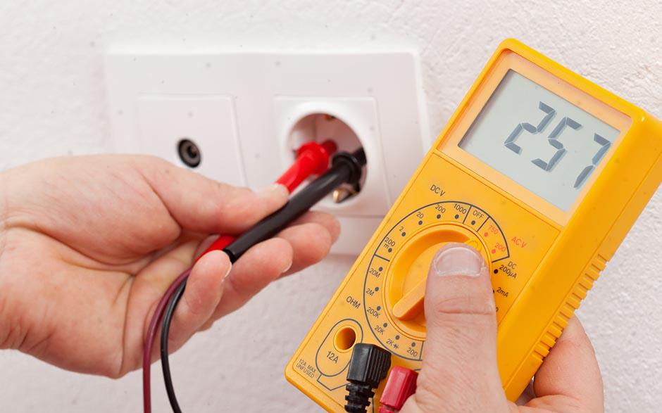 je recherche un électricien Paris 14